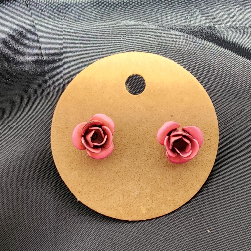 Cute peachy pink rose stud earrings